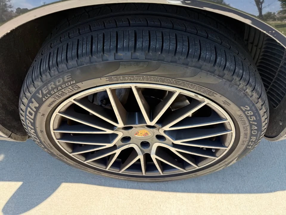 2018 Porsche 958 Cayenne - Image 12 of 18