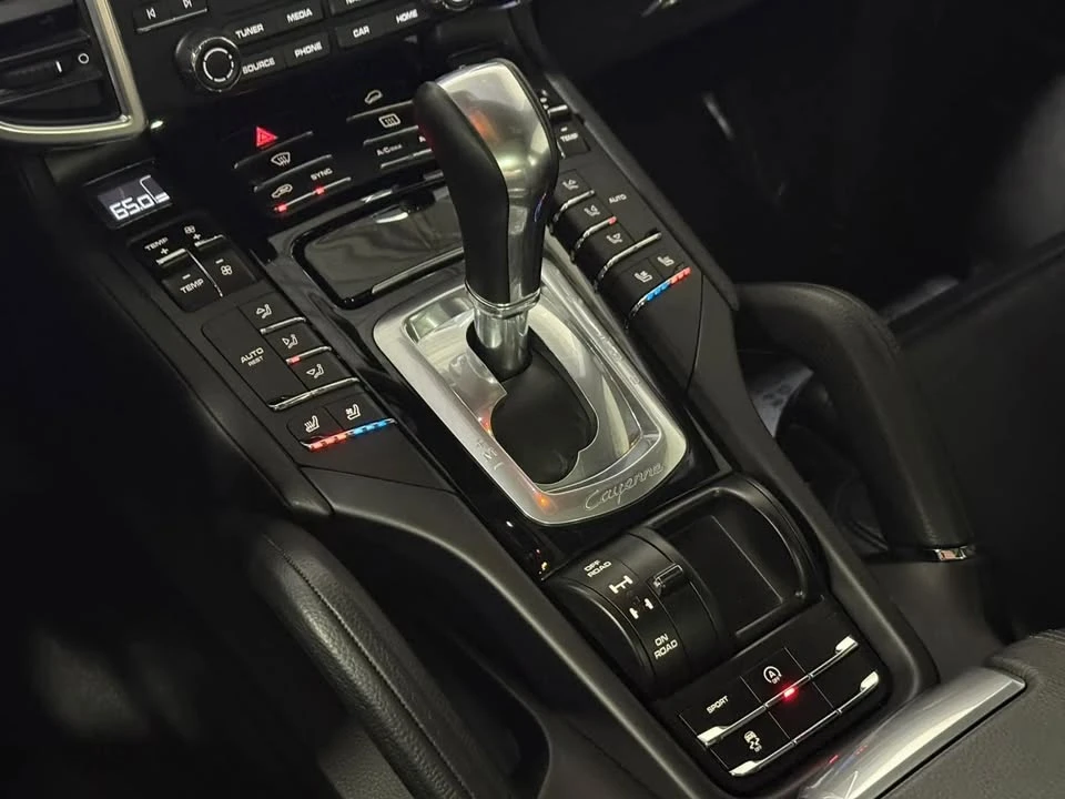 2018 Porsche 958 Cayenne - Image 12 of 20