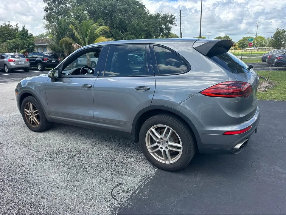 2018 Porsche 958 Cayenne - Image 7 of 15