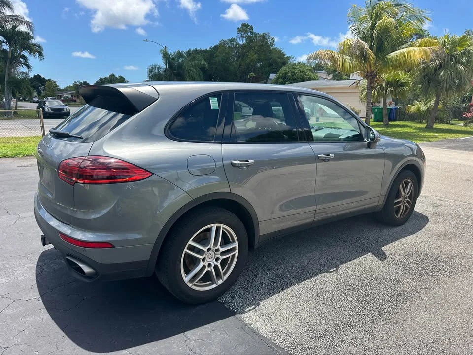 2018 Porsche 958 Cayenne - Image 5 of 15