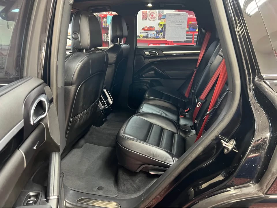 2018 Porsche 958 Cayenne - Image 8 of 12