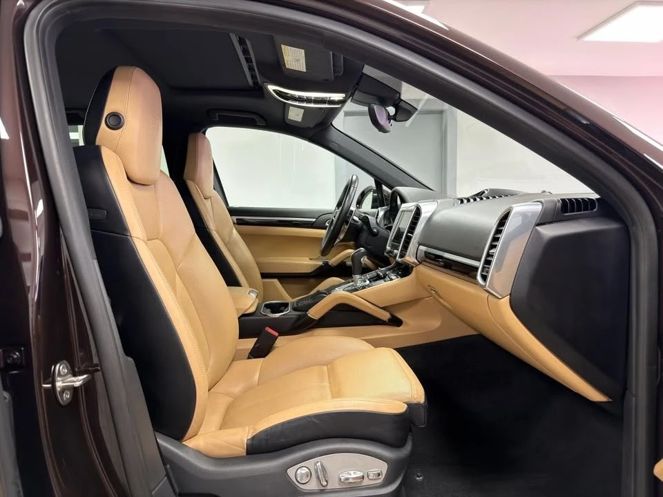 2018 Porsche 958 Cayenne - Image 10 of 20