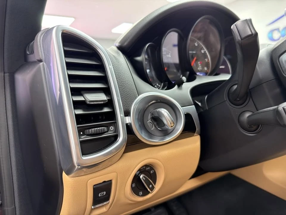2018 Porsche 958 Cayenne - Image 16 of 20