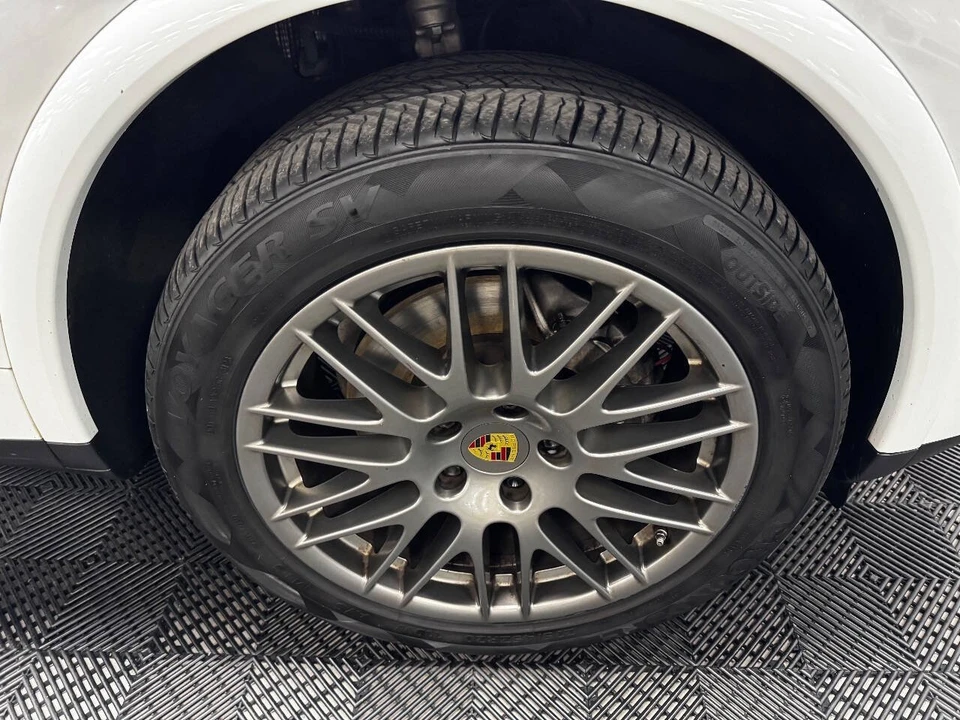 2018 Porsche 958 Cayenne - Image 16 of 21