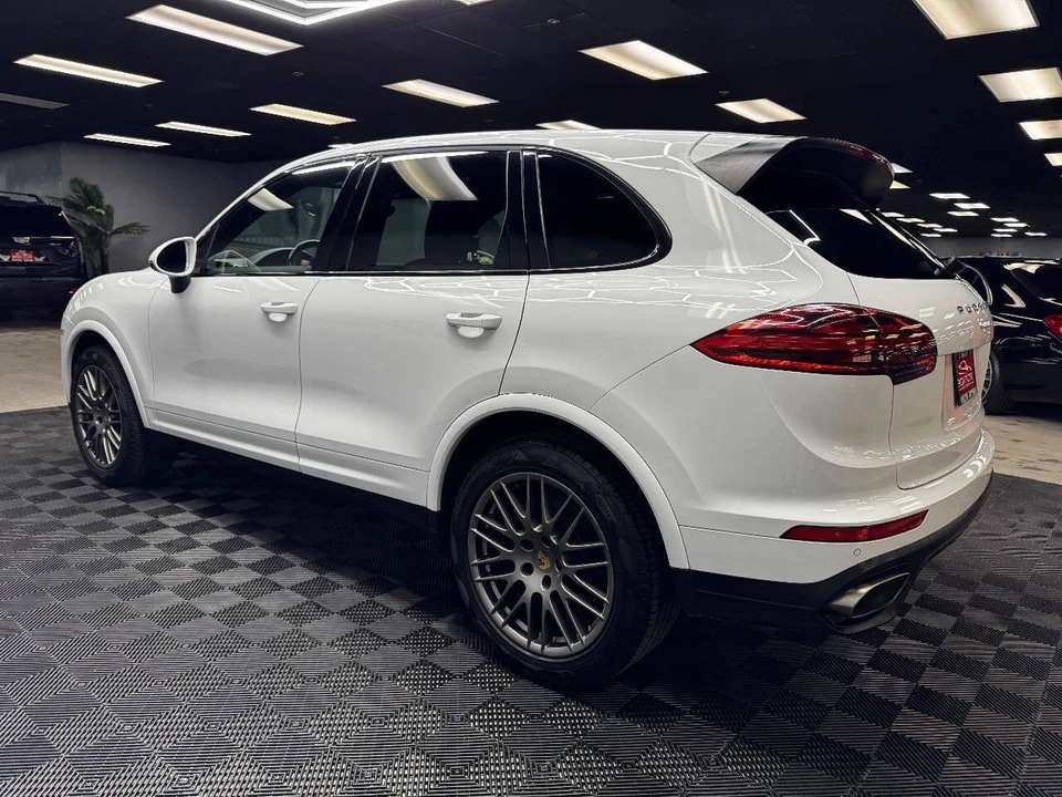 2018 Porsche 958 Cayenne - Image 8 of 12