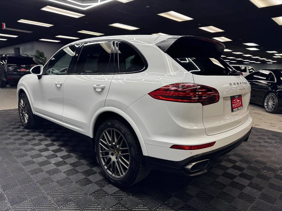 2018 Porsche 958 Cayenne - Image 9 of 21