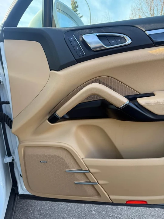 2018 Porsche 958 Cayenne - Image 9 of 14