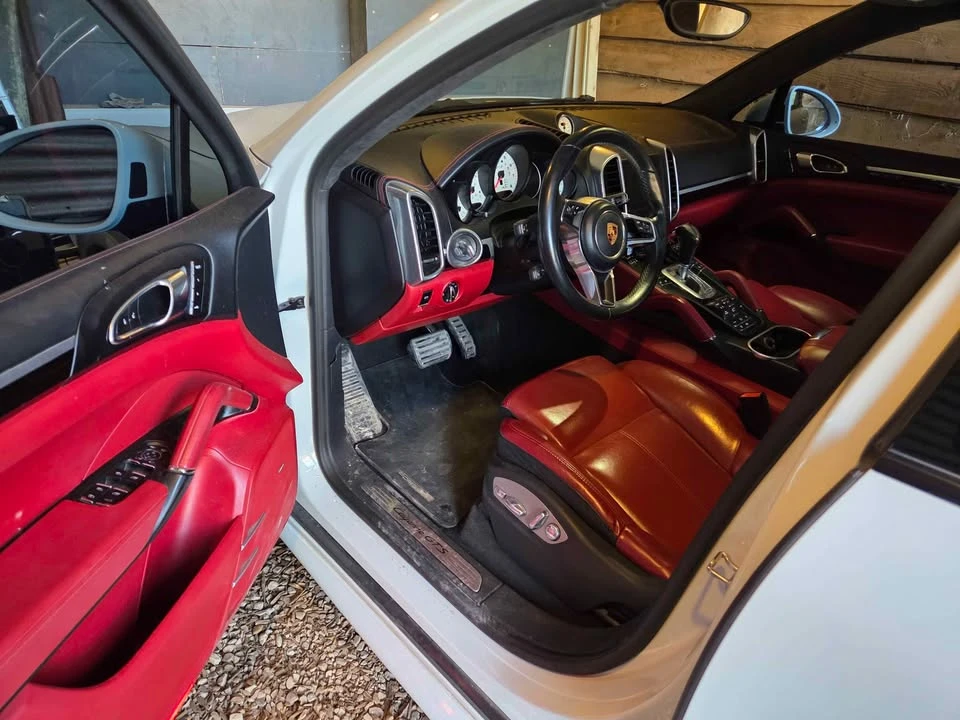 2018 Porsche 958 Cayenne - Image 15 of 20
