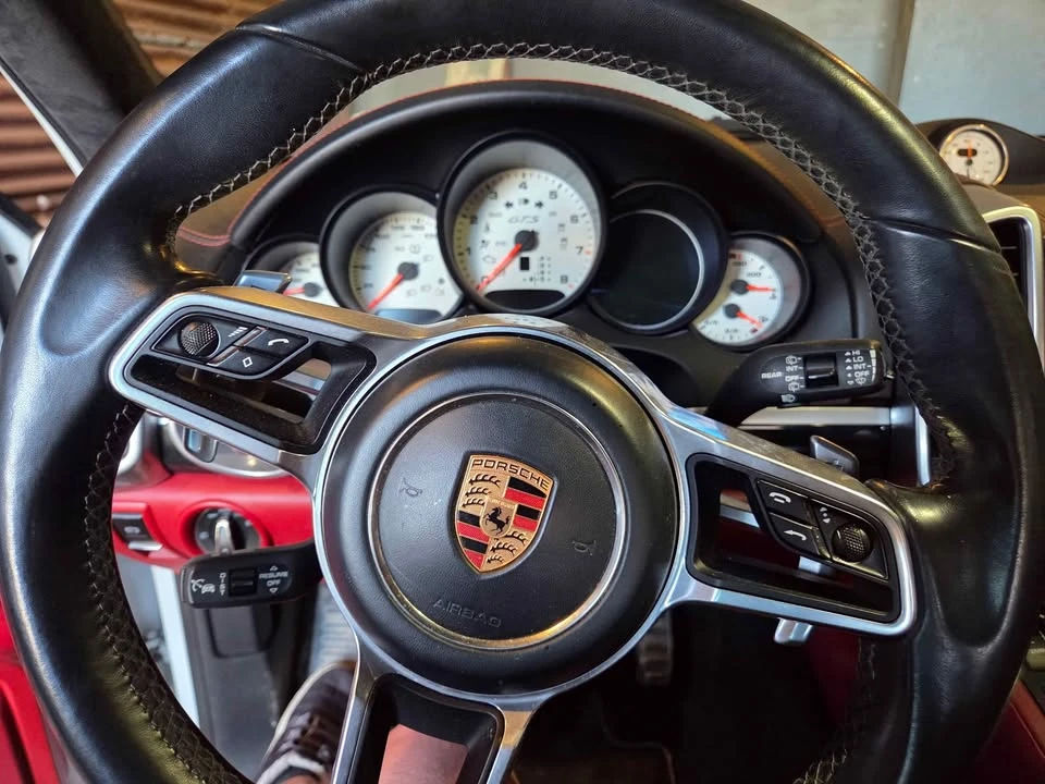 2018 Porsche 958 Cayenne - Image 16 of 20