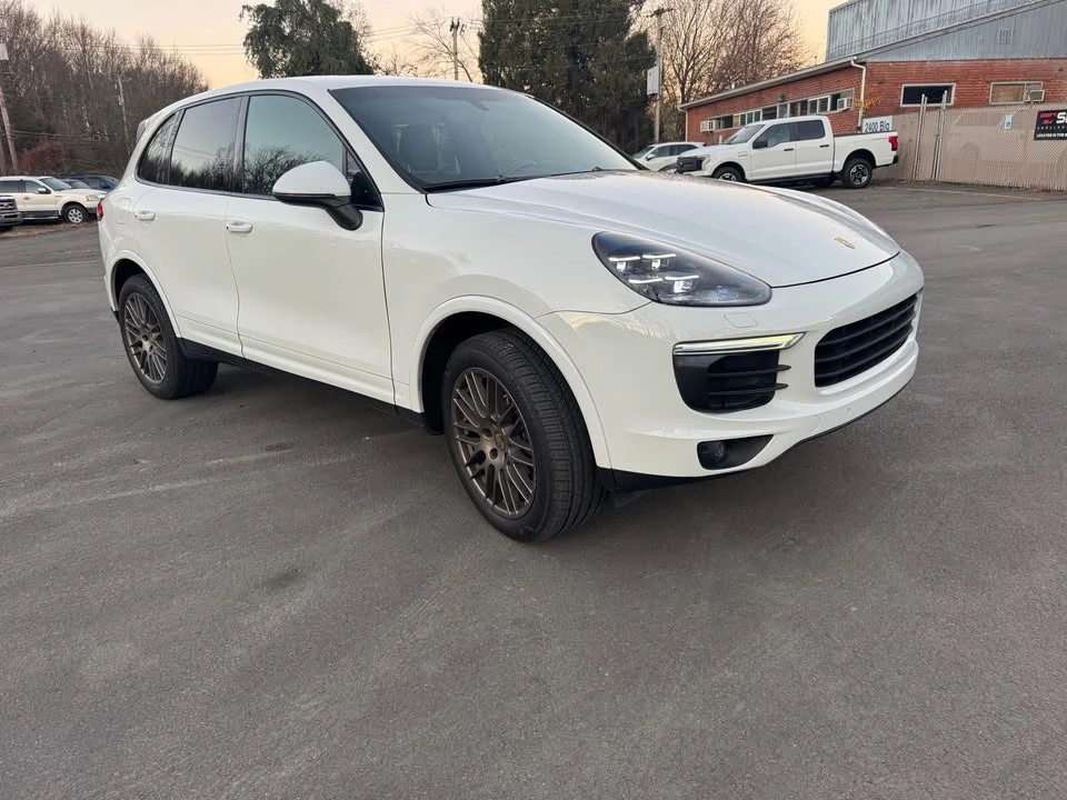 2018 Porsche 958 Cayenne - Image 3 of 8
