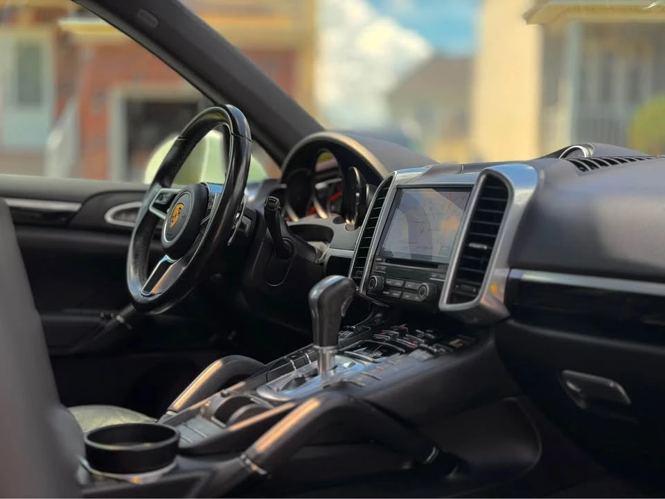 2018 Porsche 958 Cayenne - Image 11 of 15