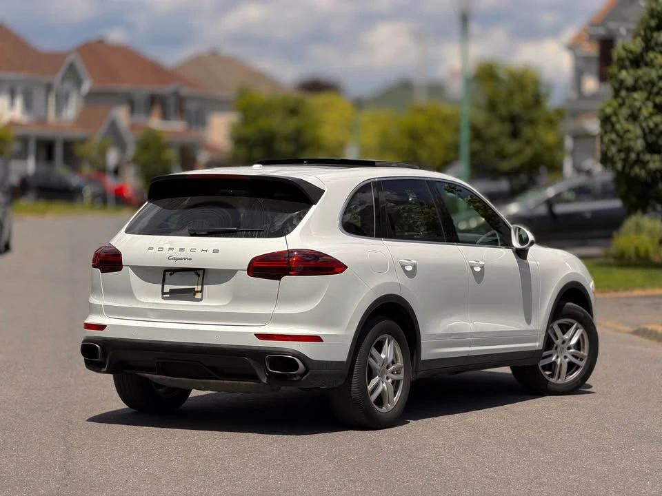 2018 Porsche 958 Cayenne - Image 2 of 15
