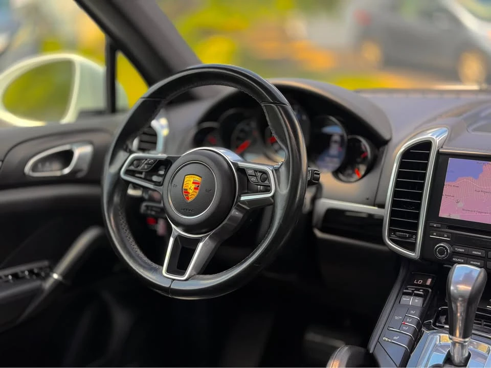 2018 Porsche 958 Cayenne - Image 8 of 15
