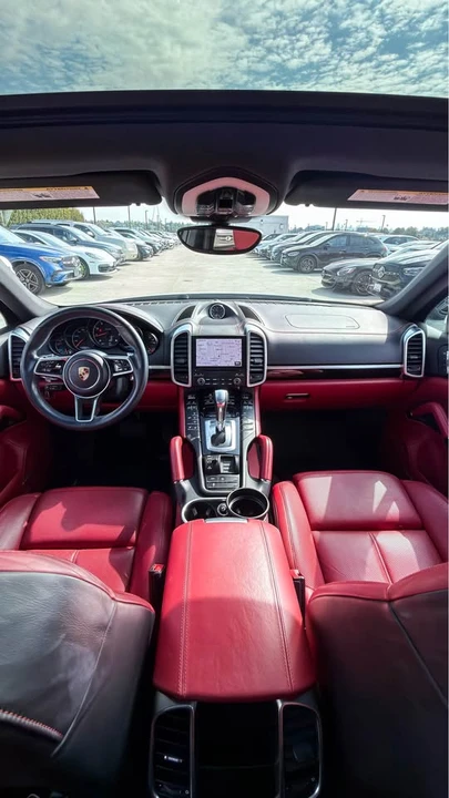 2018 Porsche 958 Cayenne - Image 10 of 17