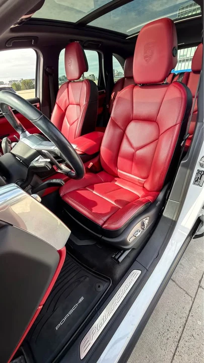 2018 Porsche 958 Cayenne - Image 9 of 17