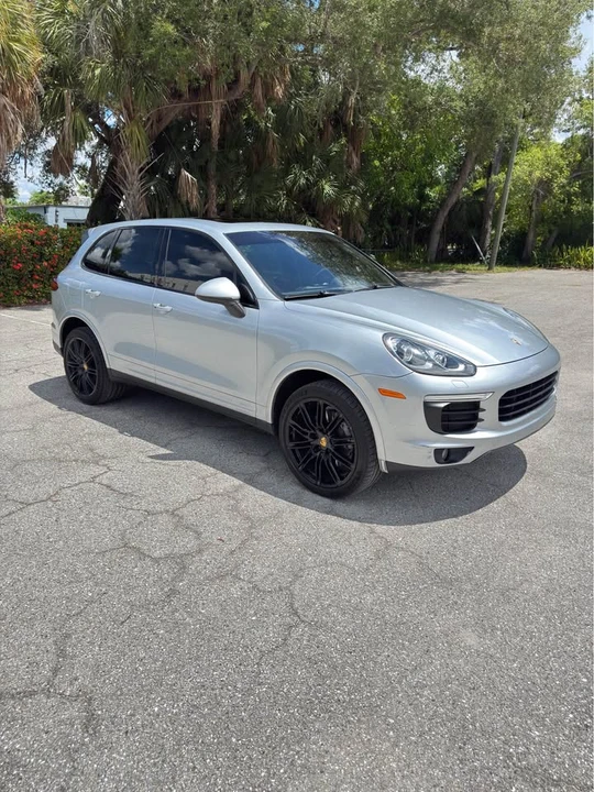 2018 Porsche 958 Cayenne - Image 2 of 17
