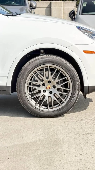 2018 Porsche 958 Cayenne - Image 8 of 17