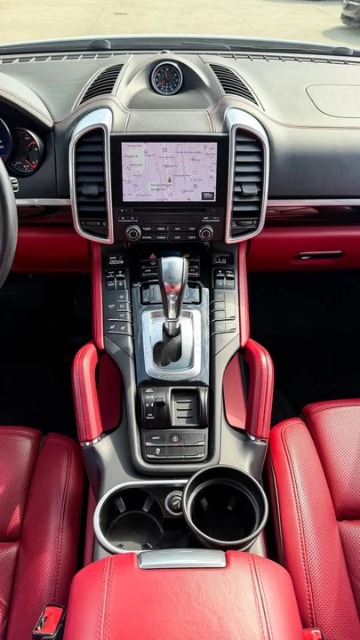 2018 Porsche 958 Cayenne - Image 13 of 17