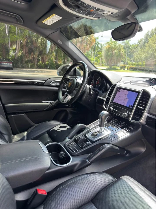 2018 Porsche 958 Cayenne - Image 16 of 17