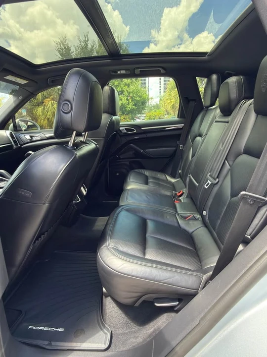 2018 Porsche 958 Cayenne - Image 13 of 17