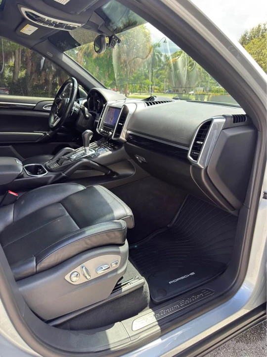 2018 Porsche 958 Cayenne - Image 17 of 17
