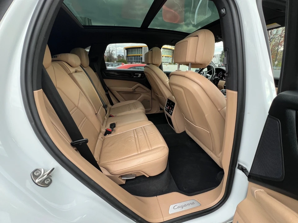 2018 Porsche 958 Cayenne - Image 16 of 21