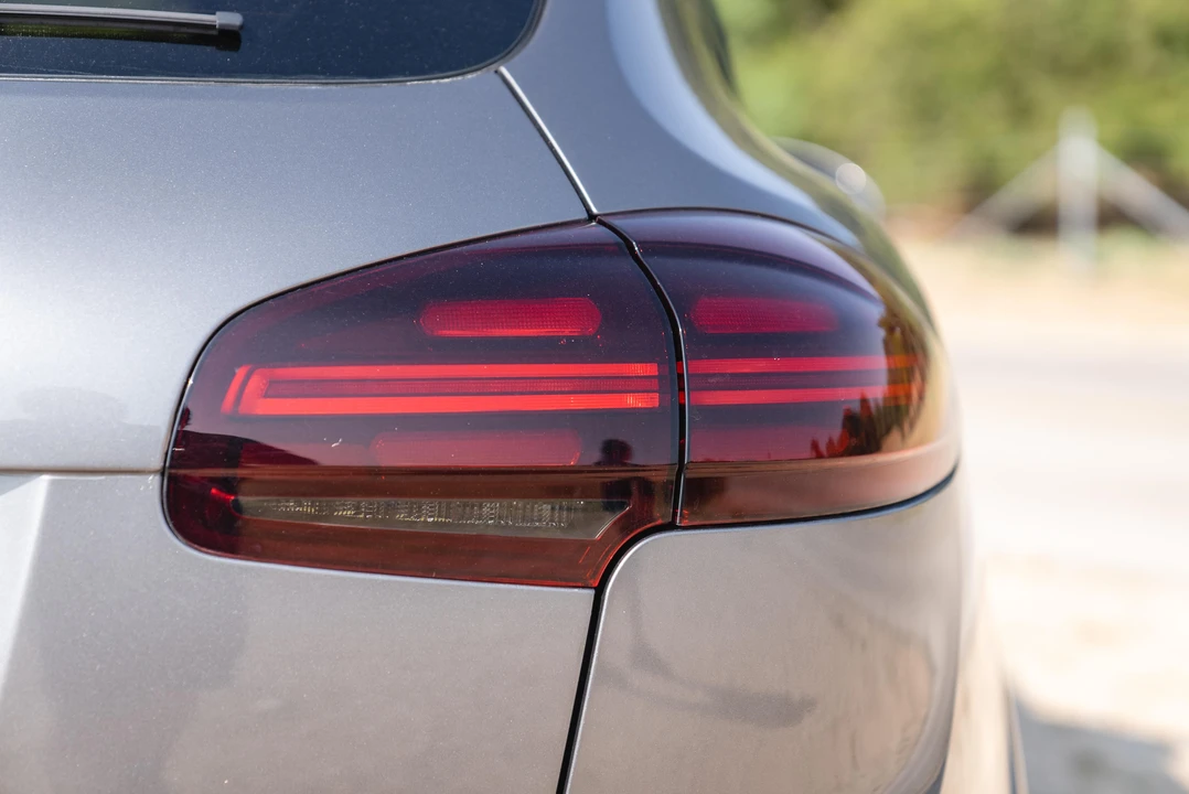 2018 Porsche 958 Cayenne GTS - Image 28 of 31