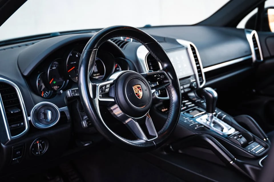 2018 Porsche 958 Cayenne - Image 8 of 15