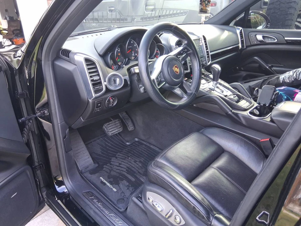2018 Porsche 958 Cayenne - Image 3 of 8