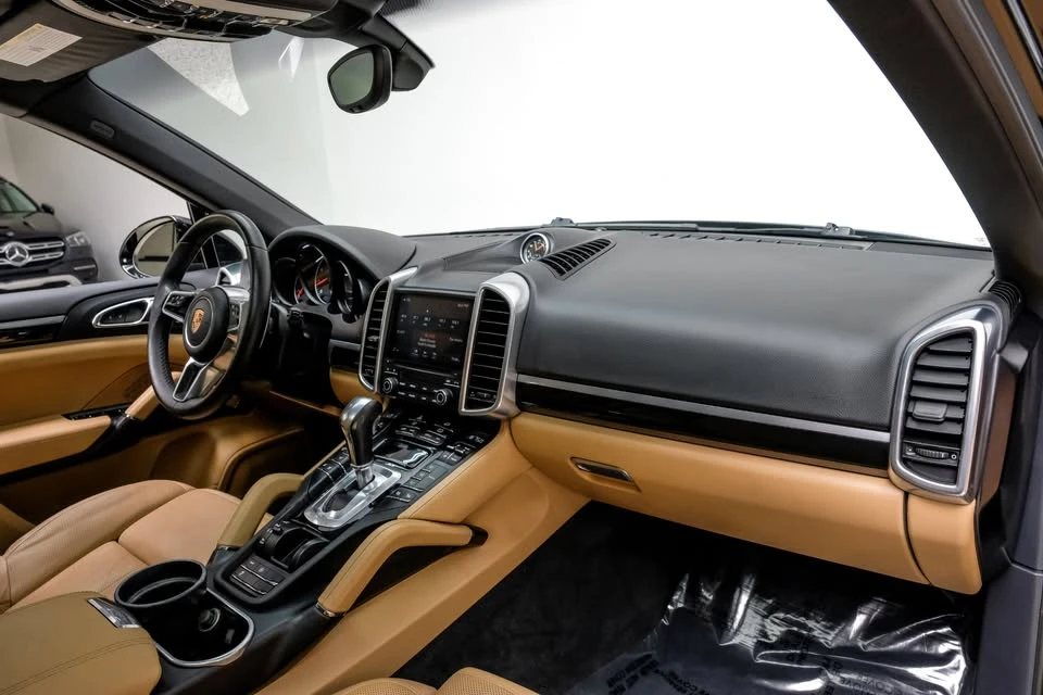 2018 Porsche 958 Cayenne - Image 15 of 19