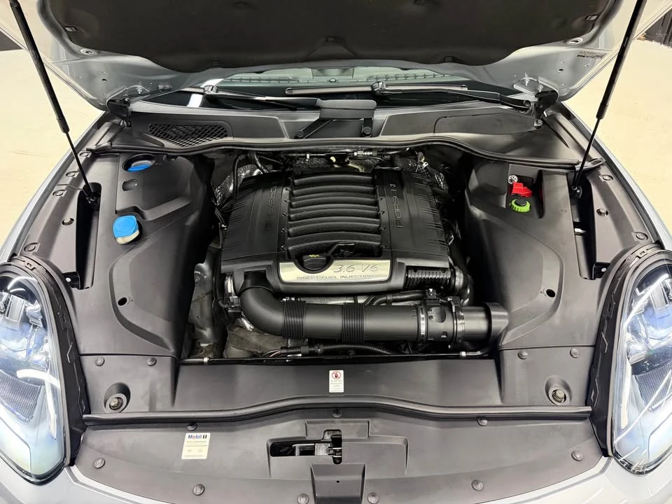 2018 Porsche 958 Cayenne - Image 16 of 19