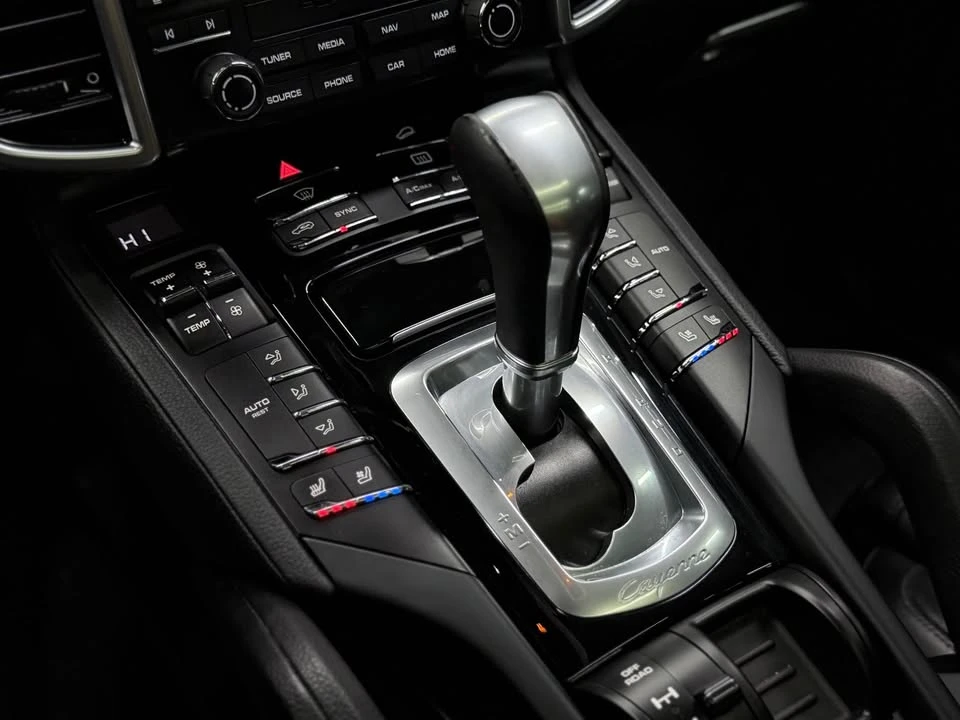 2018 Porsche 958 Cayenne - Image 11 of 19