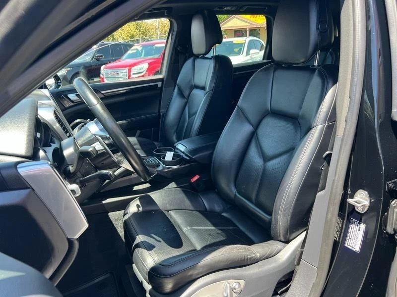 2018 Porsche 958 Cayenne - Image 9 of 18