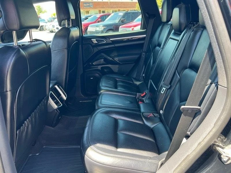 2018 Porsche 958 Cayenne - Image 10 of 18