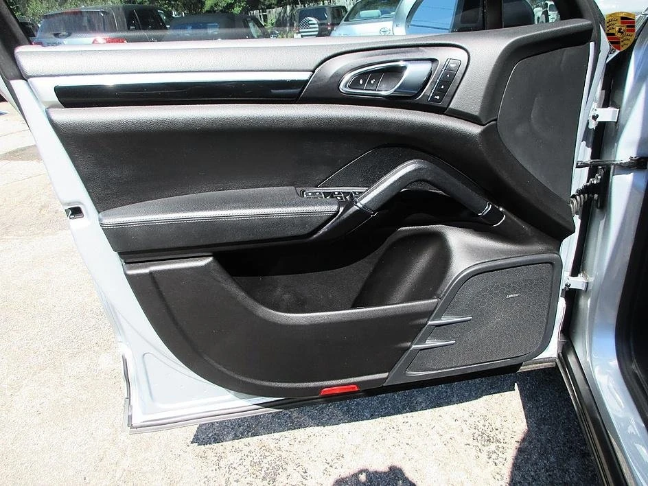 2018 Porsche 958 Cayenne - Image 16 of 20