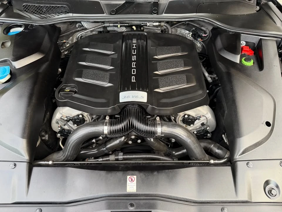 2018 Porsche 958 Cayenne - Image 8 of 20