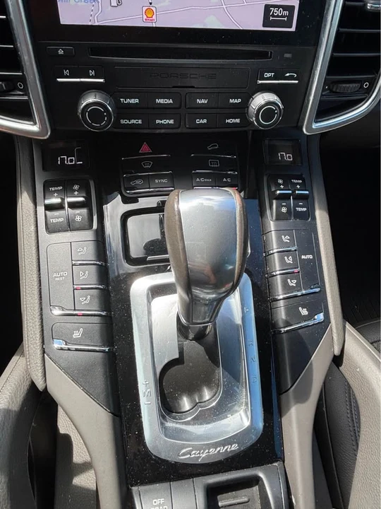 2018 Porsche 958 Cayenne - Image 11 of 15