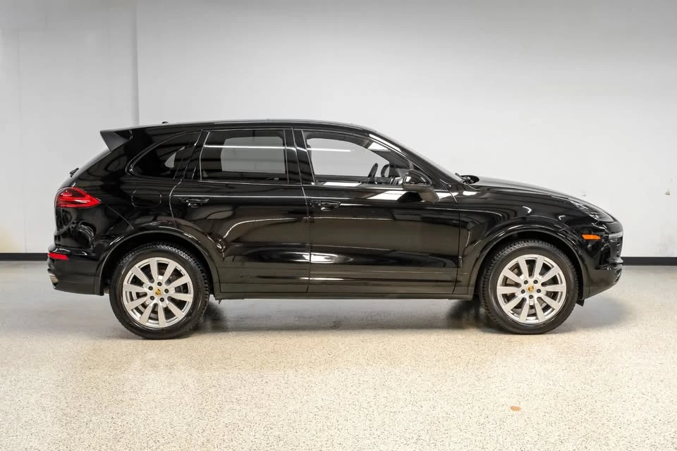 2018 Porsche 958 Cayenne - Image 9 of 19