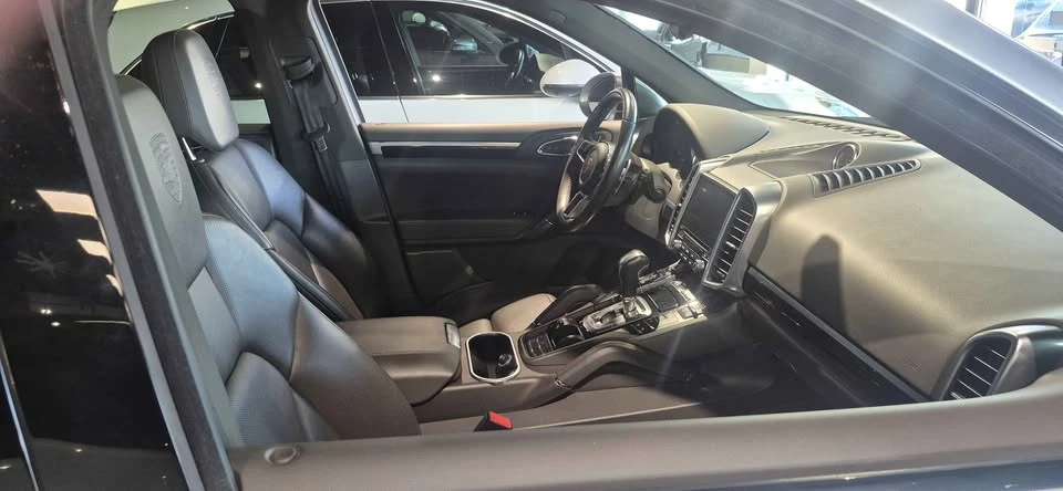 2018 Porsche 958 Cayenne - Image 3 of 4