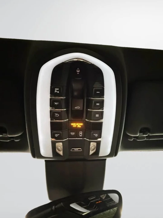 2018 Porsche 958 Cayenne - Image 18 of 19
