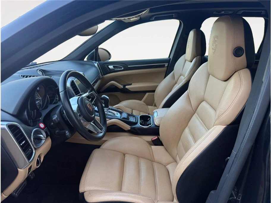 2018 Porsche 958 Cayenne - Image 9 of 20