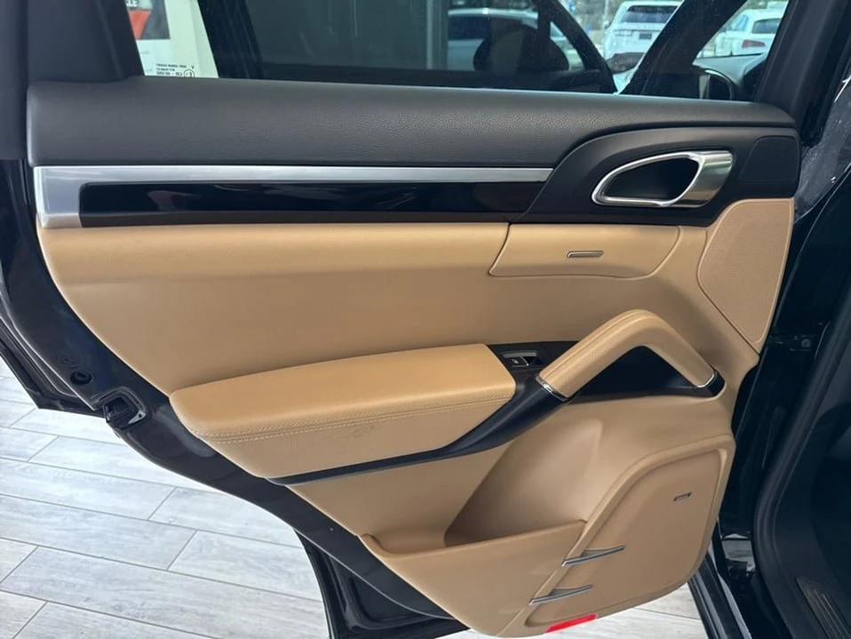 2018 Porsche 958 Cayenne - Image 9 of 20