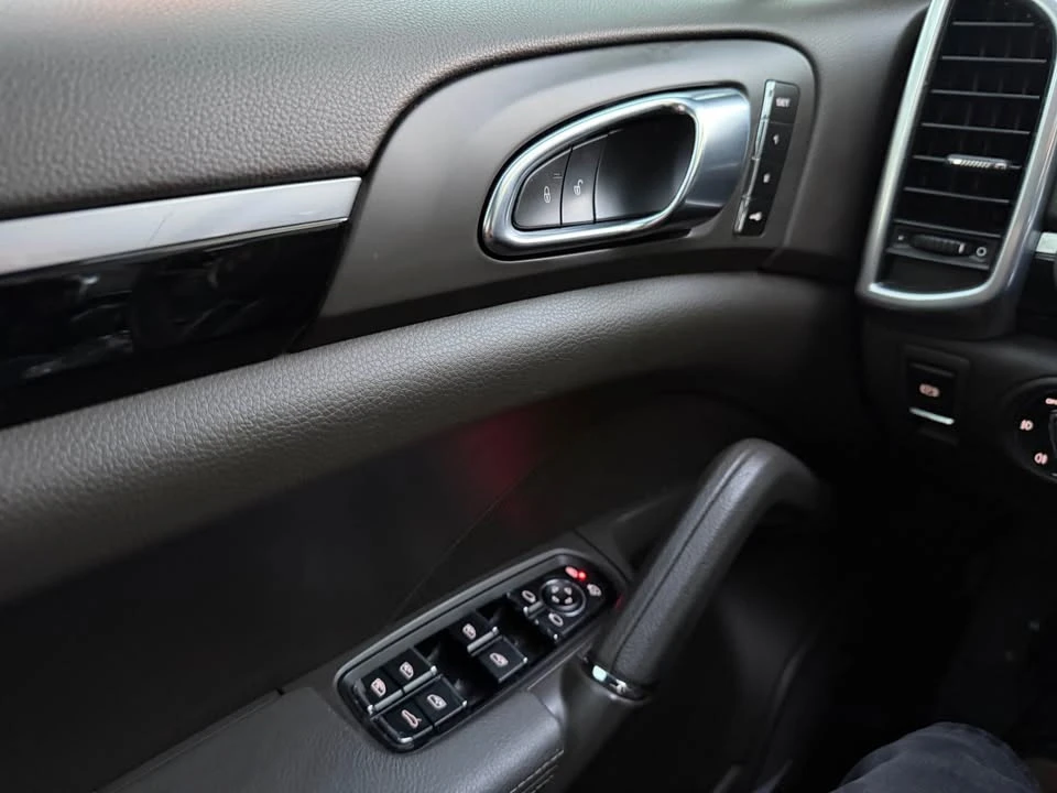 2018 Porsche 958 Cayenne - Image 16 of 18