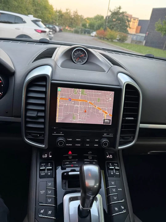 2018 Porsche 958 Cayenne - Image 13 of 18