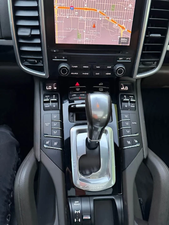 2018 Porsche 958 Cayenne - Image 14 of 18