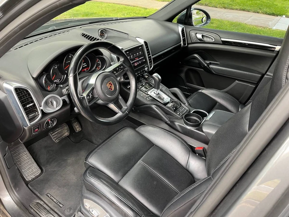 2018 Porsche 958 Cayenne - Image 13 of 24
