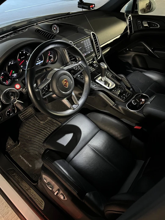 2018 Porsche 958 Cayenne - Image 10 of 15