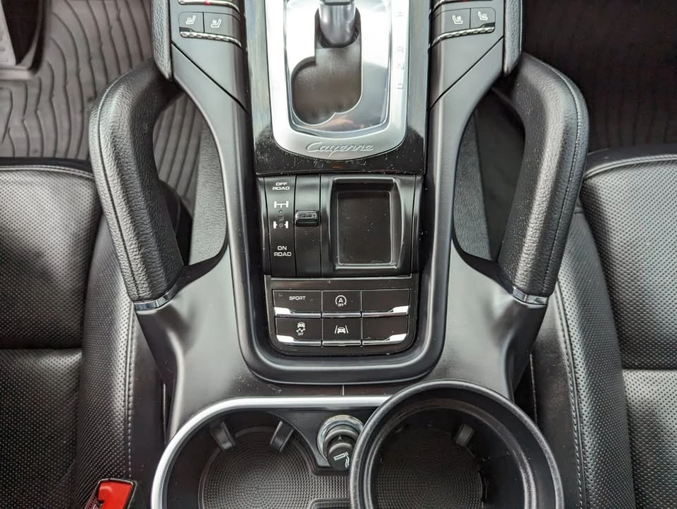 2018 Porsche 958 Cayenne - Image 17 of 20
