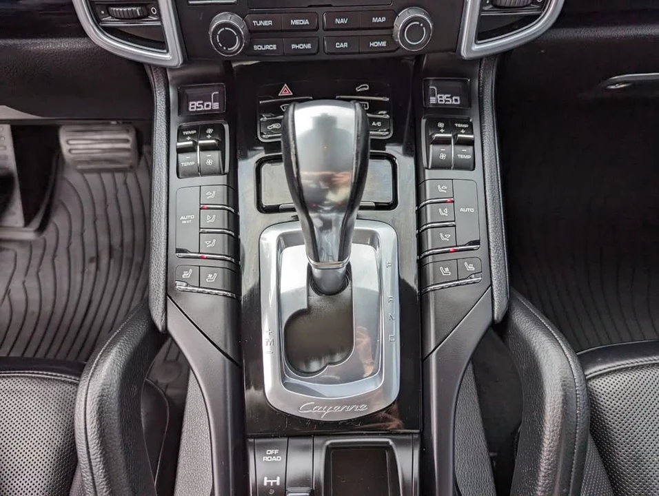 2018 Porsche 958 Cayenne - Image 16 of 20