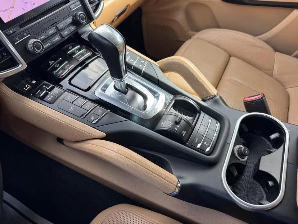 2018 Porsche 958 Cayenne - Image 13 of 20